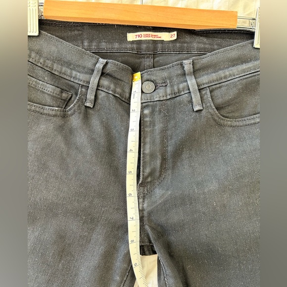 Levi’s 710 Super Skinny Coated mid rise jeans - Picture 4 of 5
